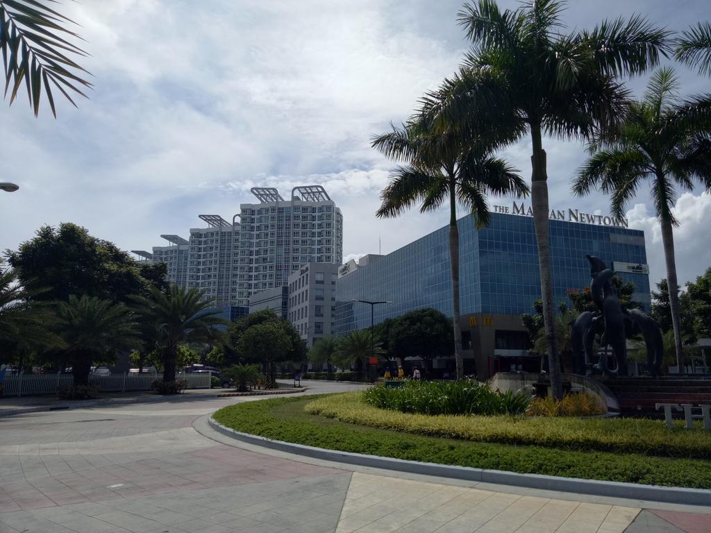 Mactan Newtown Boulevard Lapu-Lapu City Exterior foto